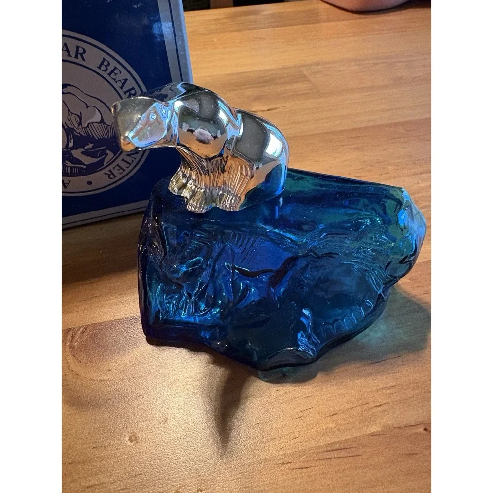 Avon Arctic King Everest After Shave Polar Bear Decanter Bottle w/ Box